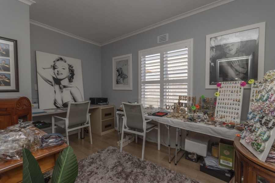 3 Bedroom Property for Sale in Sunningdale Western Cape